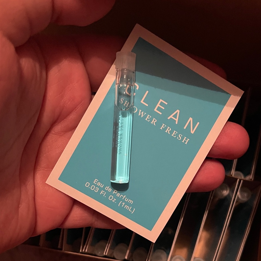 Clean Shower Fresh Eau de Parfum Sample bundle